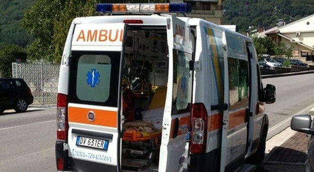 Brescia, 70enne investito e ucciso da un camion mentre attraversa la strada