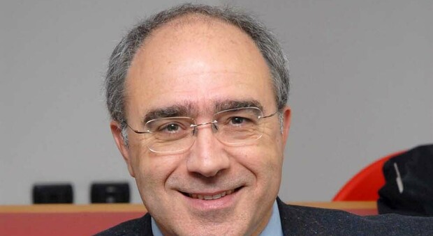 Crisi, l'intervista al sociologo Luigi Spedicato: «I salariati fissi sono sempre più poveri: scivoliamo verso il conflitto sociale»
