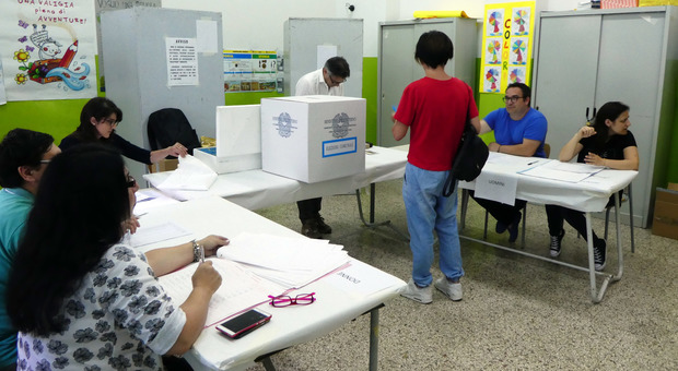 Si vota a Brindisi, Francavilla e Oria: nel capoluogo alle 19 affluenza al 28,47%