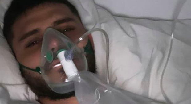 Paura per Mauro Icardi, la foto con la maschera d'ossigeno fa il giro del web: il motivo fa scoppiare la polemica