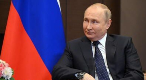 Putin, malore durante l'intervento in tv? «Ha avuto bisogno di cure mediche urgenti»