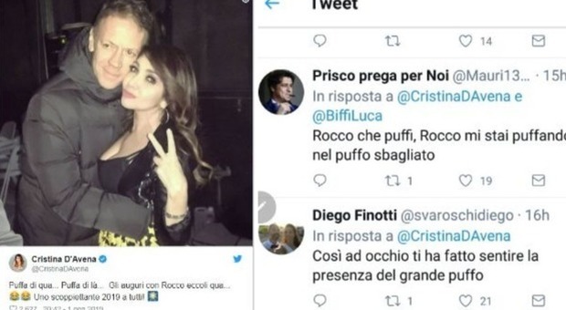 Cristina D'Avena e Rocco Siffredi, sexy scollatura nella foto. Il web la deride: «Attenta al grande Puffo»