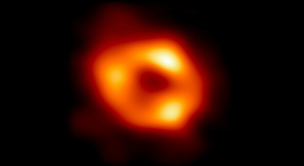 Buco nero nella via Lattea, ecco la prima foto: «Einsten aveva ragione». Nel team anche scienziati italiani