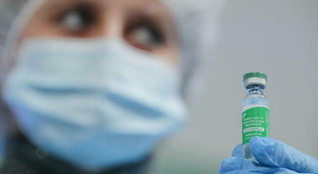 Vaccino Novavax, arriva l'ok dell'Ema