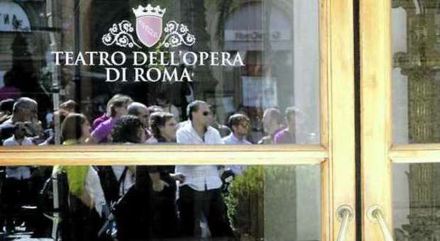 La protesta dei lavoratori dell'Opera di Roma