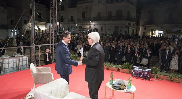 Il premier Giuseppe Conte con Angelo Maria Perrino a Ceglie Messapica (Brindisi)