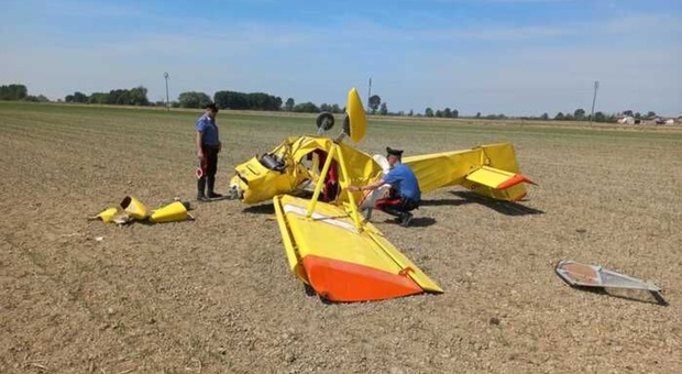 Monoplano precipita nel Novarese: il pilota è ferito gravemente, illeso il passeggero