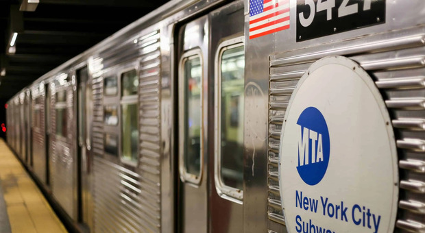 New York, l'appello del sindaco ai direttori d'azienda: «Usate la metro»