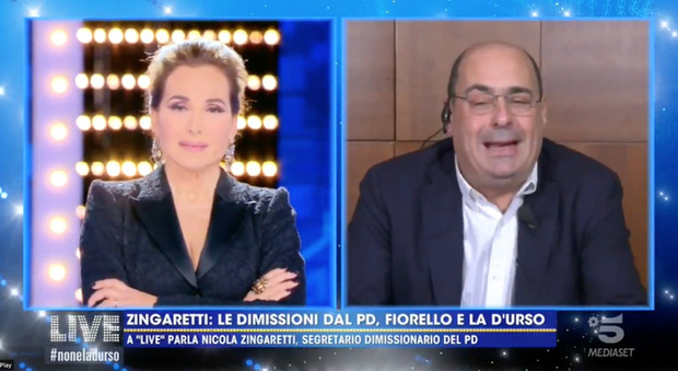 Zingaretti da Barbara D'Urso, la conduttrice: «Mi sento in colpa». «Dimissioni irrevocabili? Sì. Salvini? Non faccia il furbo»