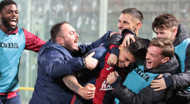 Il Taranto fa l'impresa e sbanca Pescara. Prima vittoria esterna e 20 punti in classifica