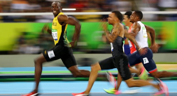 Bolt controlla de Grasse sul traguardo della semifinale dei 200 metri