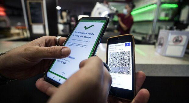 Green pass a scuola, controlli con la app e sanzioni fino a mille euro