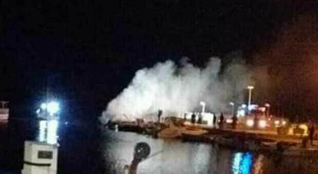 Incendio a Porto Cesareo, c'è una prima denuncia