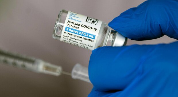 Vaccino Johnson&Johnson, ad aprile prime 400mila dosi in Italia: nessun limite di età per le somministrazioni del monodose