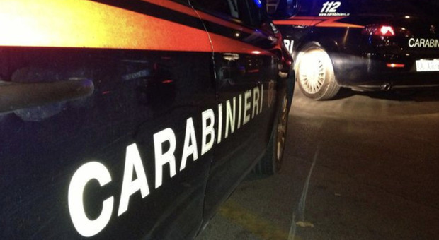 Ha tentato di derubare un 28enne e poi è scappare, ma ha reagito male quando è stato trovato dai carabinieri