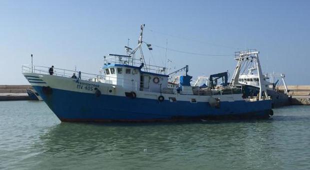 La Libia sequestra un peschereccio italiano