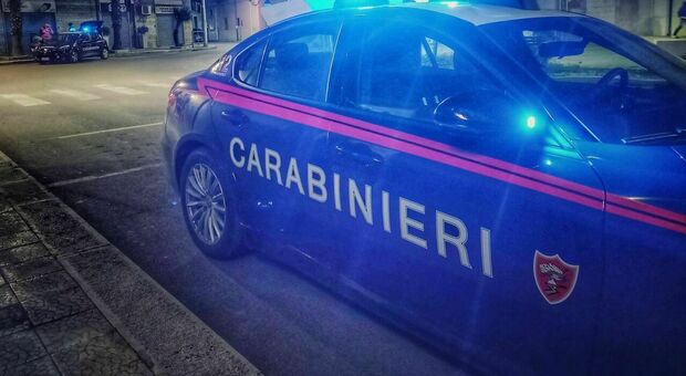 Salento, si cosparge di alcool e minaccia di darsi fuoco: donna salvata dai carabinieri