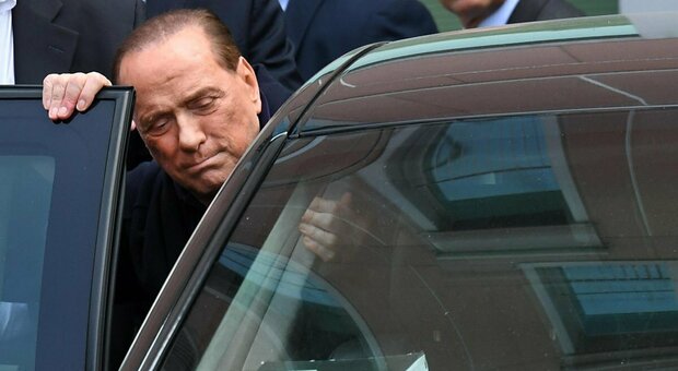 Berlusconi, come sta il Cav. Il fratello Paolo: «Ha passato giorni brutti»