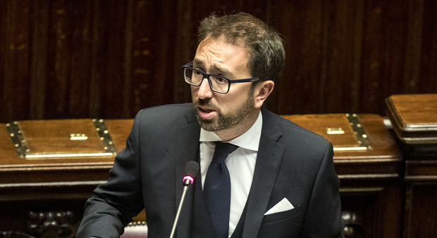 Riforma prescrizione, Di Maio va avanti. Bonafede ironizza: «Emendamenti Lega? Suggeriti da Berlusconi»