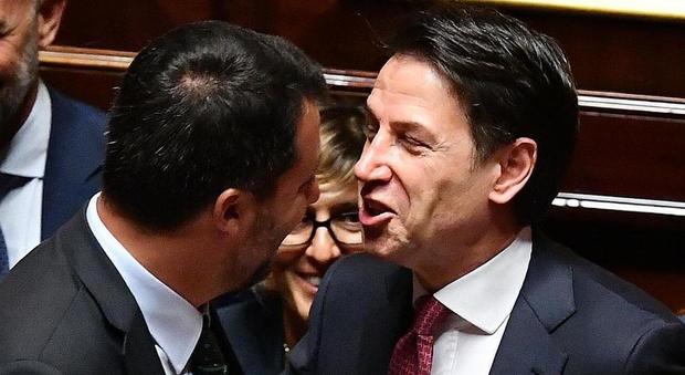 Sito Inps down, botta e risposta tra Conte e Salvini. Il premier: «Soffi sul malcontento». Il leader della Lega: «Se il sito è in tilt, è in tilt»