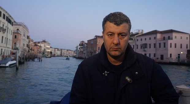 Arturo Scotto (Mdp) aggredito a Venezia: «Una squadraccia inneggiava al Duce»