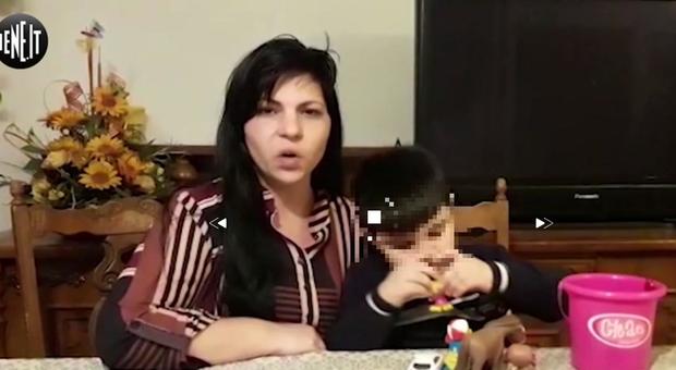 "Non può salire sullo scuolabus perché autistico" , la denuncia della mamma a Le Iene