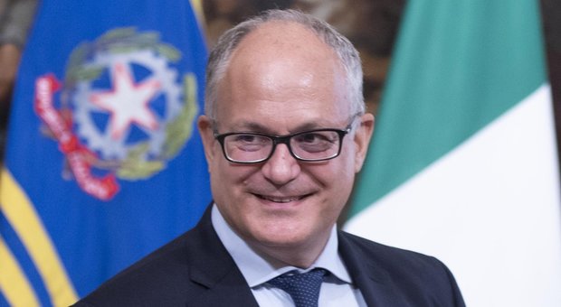 Coronavirus, il ministro Gualtieri: «Indennizzi e finanziamenti, pronte misure straordinarie»