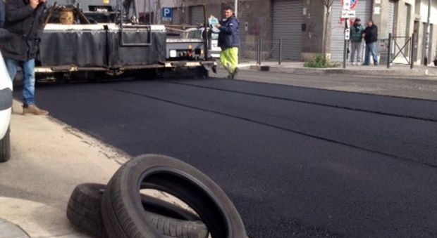 Debutta l’asfalto del futuro fatto con pneumatici riciclati