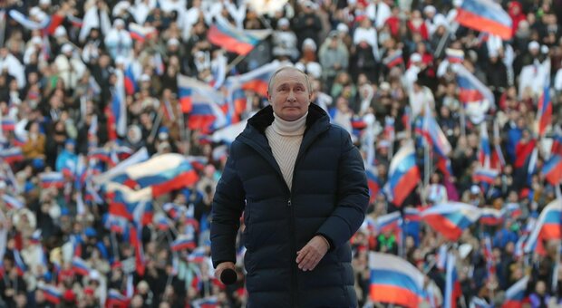 «Putin vuole fare la parata della vittoria a Mariupol». Perché la data del 9 maggio è così importante per la Russia?