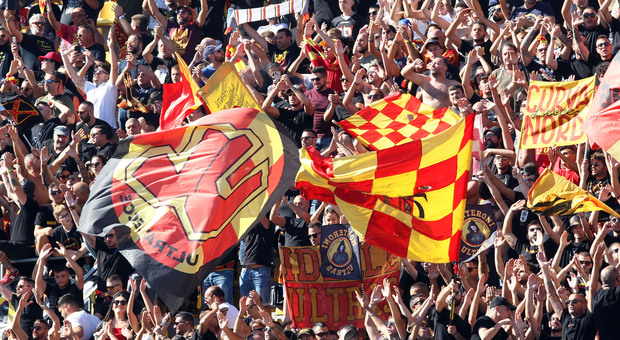 Dagli ultras della Cremonese solidarietà ai tifosi del Lecce: «Stadio vietato? Non entriamo neppure noi»