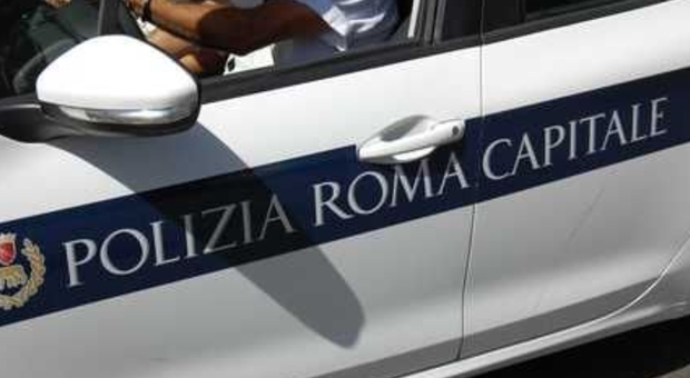 Roma, scontro tra auto e moto: morto centauro di 34 anni