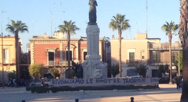Bari, il parroco devolve ai terremotati i fondi per la festa patronale: cittadini furiosi