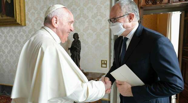 Papa Francesco riceve in Vaticano il sindaco di Roma, Gualtieri: «un incontro emozionante»