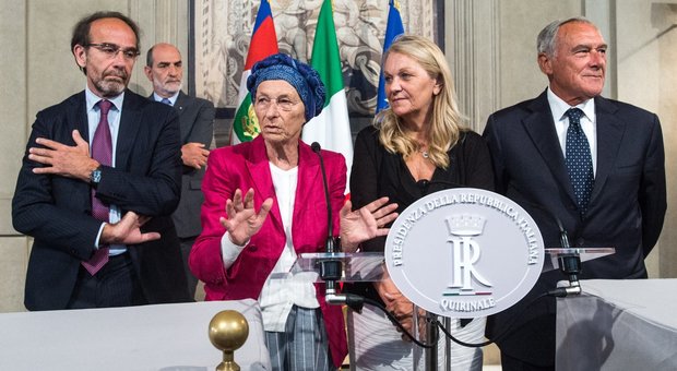 Crisi di governo, diretta. Salvini: «Qualsiasi esecutivo è contro la Lega»: Zingaretti a M5S: «Cinque punti per trattare»