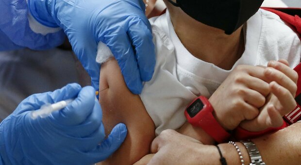 Vaccino bambini tra i 2-5 anni, Moderna: a marzo i dati. E valuta booster per gli adolescenti