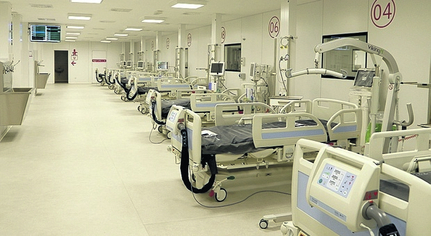Covid, la Giunta ha deciso: l'ospedale per le maxiemergenze in Fiera del Levante continuerà a operare