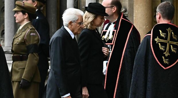 Mattarella vola a Londra per i funerali della Regina Elisabetta: domani la visita a Lecce