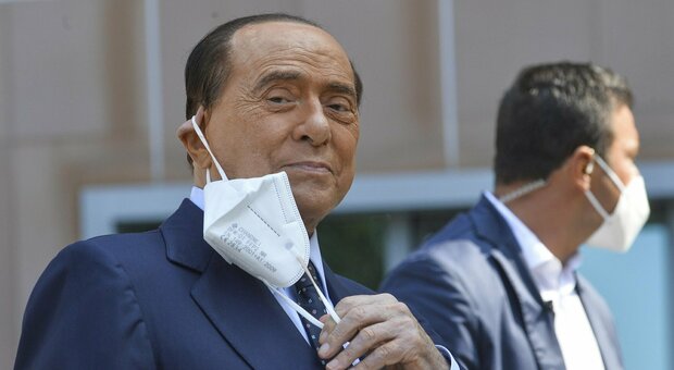 Silvio Berlusconi: «Lotto con le conseguenze di un male insidioso. L'affetto degli italiani mi commuove»