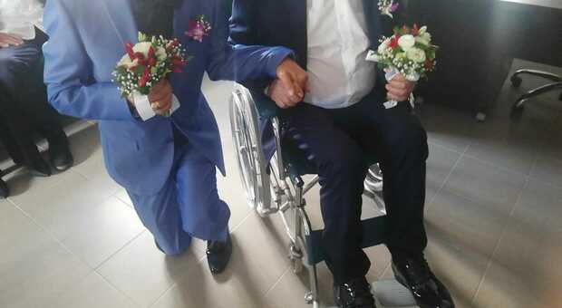 Anziano in fin di vita sposa il suo compagno. Cerimonia all'Hospice San Bartolomeo