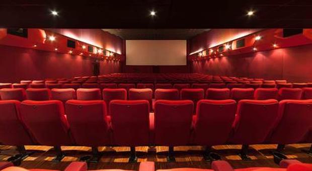 Cinema e teatri, un metro di distanza tra i posti: ecco come potranno riaprire