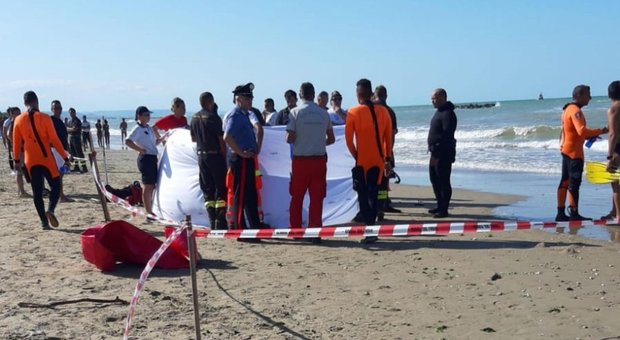 Due ragazzini di 11 e 14 anni dispersi in mare a Ortona, un altro giovane a Jesolo dopo un tuffo dal pedalò