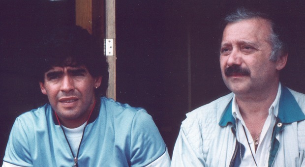 Maradona, Gianni Minà ricorda l'amico: «Il Napoli nel 1991 gli tese una trappola. E Havelange gli negò il bis mondiale»