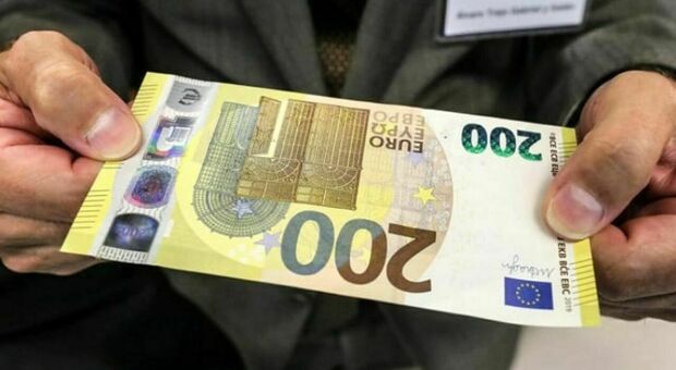 Bonus 200 euro, a luglio in busta paga: ecco chi dovrà richiederlo all'Inps