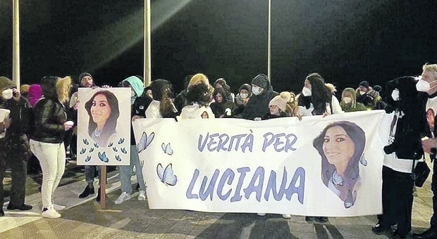 Luciana morta nel suo alloggio: la famiglia non crede al suicidio. E si riapre il caso
