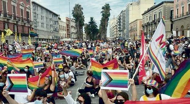 Bari si colora per il Pride: attesi in centinaia. Il percorso e il piano traffico