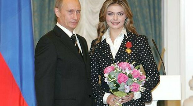 Alina Kabaeva, dall'oro olimpico alle sfilate di moda: ecco chi è la presunta amante di Putin
