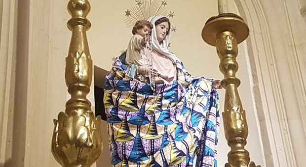 Lecce, il mistero della Madonna col manto etnico
