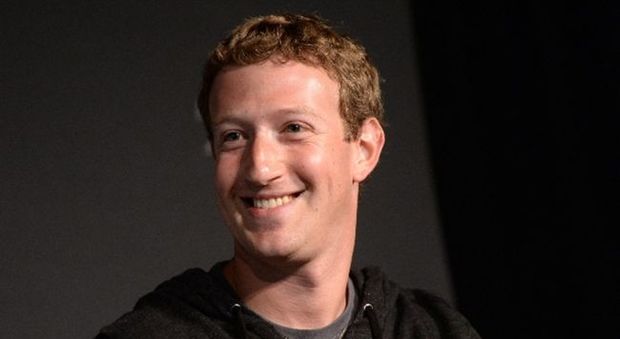 Zuckerberg fa retromarcia e ammette: "Facebook è una media company"