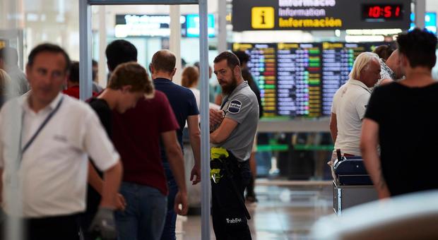 British Airways sciopera, EasyJet alza i prezzi: «Napoli-Londra quasi come andare in Australia»