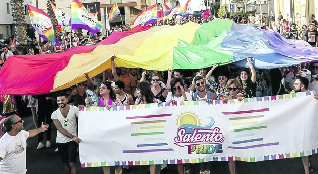 Brindisi scelta per ospitare il Puglia Pride: «Liberi di decidere chi amare»